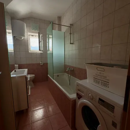 Dalmatino Apartment *
