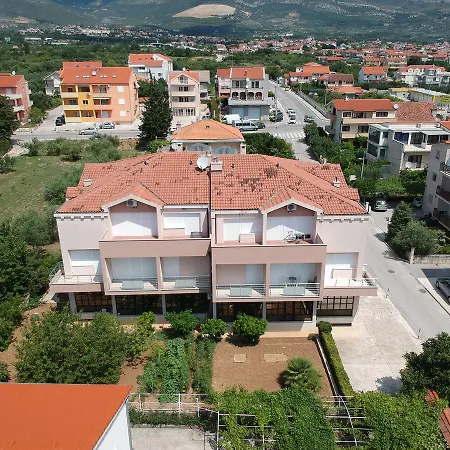 Dalmatino * Kastela